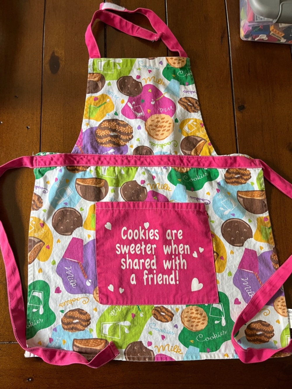 Official Girl Scouts Kids Cookie-Print Apron with Hot Pink Pocket